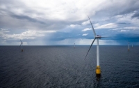 Первая в мире плавучая ветровая электростанция заработала в Шотландии (видео)