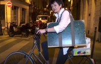 Полиция Франции запретила 80-летней пенсионерке рисовать на улице