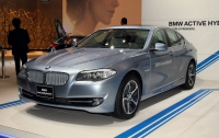 BMW представила гибридную версию седана пятой серии (ФОТО)