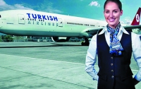 В Турции стюардессам запретят использовать красную помаду и парики 