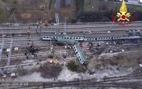 Крушение поезда под Миланом: число погибших возросло