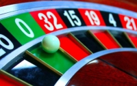 Подавляющее число украинцев против инициативы Яценюка легализовать казино в гостиницах.