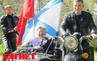 На день освобождения Симферополя байкеры катали ветеранов (ФОТО)