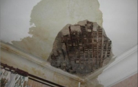 Киевские ЖЭКи не несут ответственности за обвал потолков в квартирах