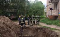 На одной из улиц Киева в котловане нашли тело мужчины