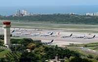 В центральном аэропорту Венесуэлы берут деньги за воздух