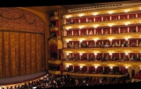 Москвичи требуют возвращать деньги за места, с которых не видно сцену театра
