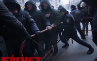 Киевляне принесли столичным чиновникам пробитые покрышки