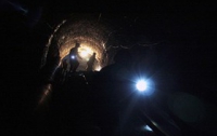 Спасатели 9 суток не могут поднять тела трех горняков из затопленной шахты на Луганщине