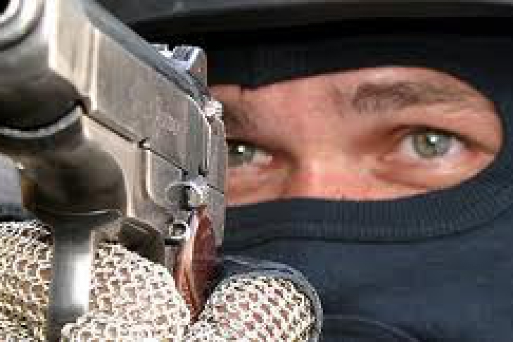 солдат фсб. резервисты и в запасе. человек в балаклаве и очках. криминальный терроризм фото. сотрудник фсб.