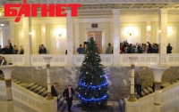 В Верховной Раде уже отпраздновали Рождество и поставили новогоднюю елку (ФОТО)