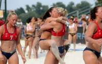 Гандболисткам разрешили не одевать топы и бикини