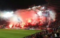 На футбольном матче в Греции начались массовые беспорядки