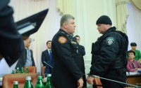 Яценюк фотографировал сегодня задержание главы ГосЧС и его зама