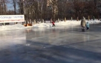 В Киеве на Русановке открыли новый бесплатный каток