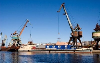 В Керченском порту на мужчину свалилось 4 тонны угля