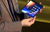 Снимки нового гибкого смартфона-книжки попали в Сеть