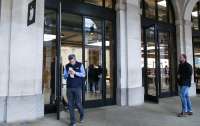 Бандиты ограбили Apple Store и посетителей магазина в Лондоне