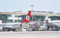 Два самолета столкнулись в аэропорту Стамбула