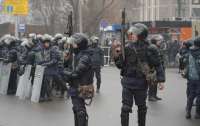 Протесты в Казахстане: В Алматы проходит спецоперация силовиков, сообщается о жертвах