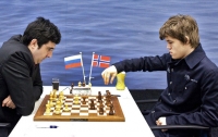 Шахматы: Крамник проиграл Карлсену на турнире в Ставангере