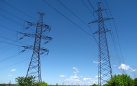 В столице мужчину пришлось снимать с опоры ЛЭП