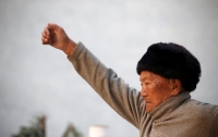 При попытке покорить Эверест погиб 85-летний альпинист