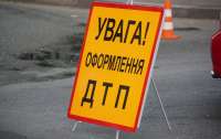 ДТП на Днепропетровщине: Водитель Skoda протаранил магазин, есть пострадавшие