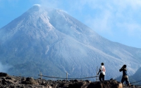 Растет количество жертв индонезийского вулкана Мерапи
