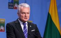 Захід затримує поставки зброї Україні, через корупційні скандали, – президент Литви
