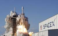 Компания SpaceX расширяет сеть космических спутников для покрытия интернетом