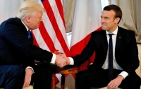 Трамп обсудил с Макроном ситуацию в Украине