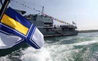 Кабмин одобрил переброску военных кораблей из Черного моря в Азовское