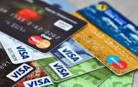 Банки могут ввести платное обслуживание своих карт