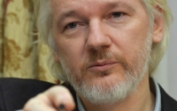 С основателя Wikileaks Ассанжа сняли часть обвинений 