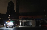 Американский блэкаут: Нью-Йорк до сих пор сидит без света