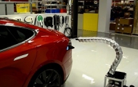Tesla показала самоподключаемое зарядное устройство для электромобиля (видео)