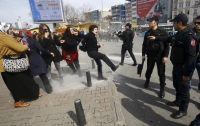 В Стамбуле полиция расстреляла женщин, собравшихся отмечать 8 марта