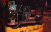 В Киеве двое мужчин обстреляли троллейбус
