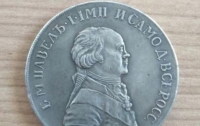 Из Украины пытались вывезти старинную монету стоимостью более миллиона