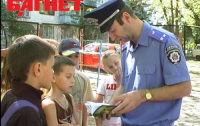 В Каменец-Подольске милиционеры пригрели двух детей
