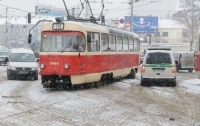 В Киеве с рельс сошел трамвай