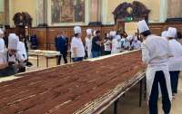У Лондоні 100 італійських шеф-кухарів приготували десерт завдовжки понад 440 метрів