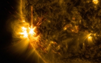 На Солнце произошли два мощных выброса энергии 