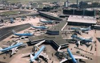 Захваченный террористами самолет сел в заминированном аэропорту