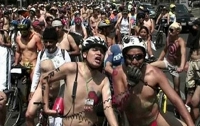 В Мехико прошел голый велопробег