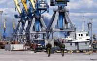 Окупанти перетворили порт у Маріуполі на військову базу, – Андрющенко