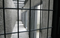 В Кривом Роге группа мужчин прорывается в тюрьму – СМИ