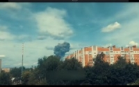 Сгорел военный завод в соседней стране (видео)