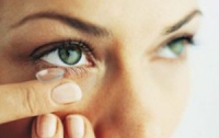 Контактные линзы могут вызвать инфекции глаз